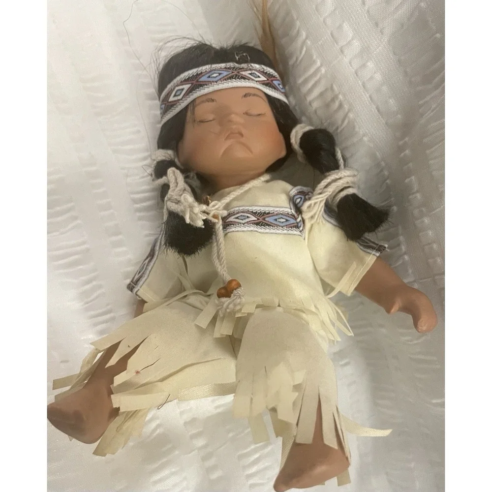 Goldenvale 1/2000 - Porcelain Native American Sleeping Doll - Maxine, Collectors